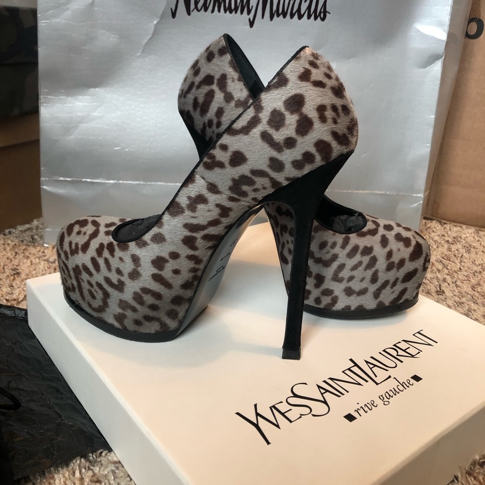 ❌SOLD❌YSL TRIBUTE PUPMS SIZE 7